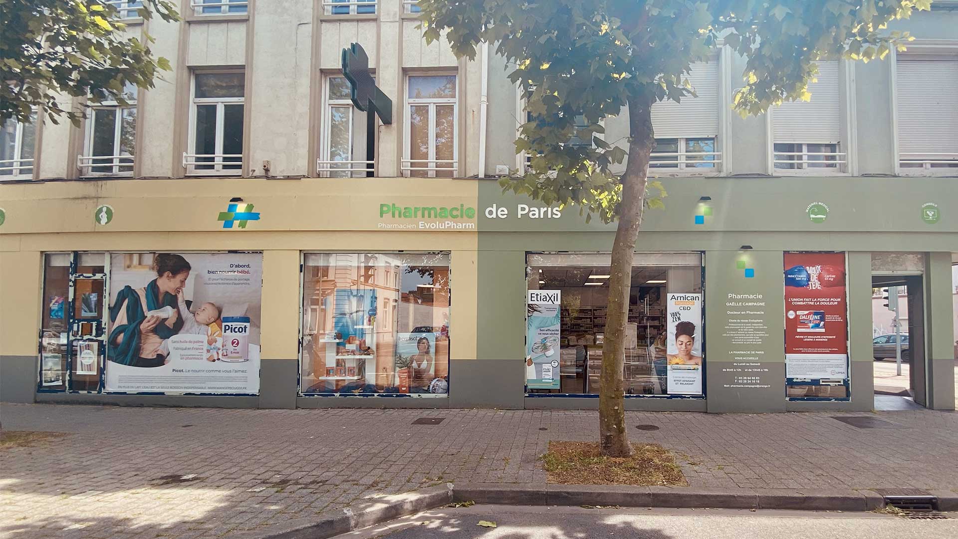 Devanture de la Pharmacie de Paris, 15 rue de Paris à Dunkerque